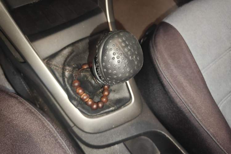Used Baojun 630 2013 1.5L manual Comfort trim Gear Lever
