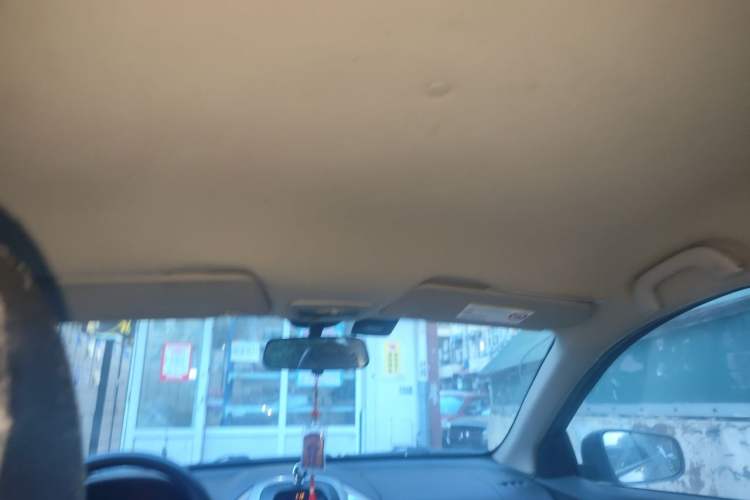 Used Baojun 630 2013 1.5L manual standard version Headliner