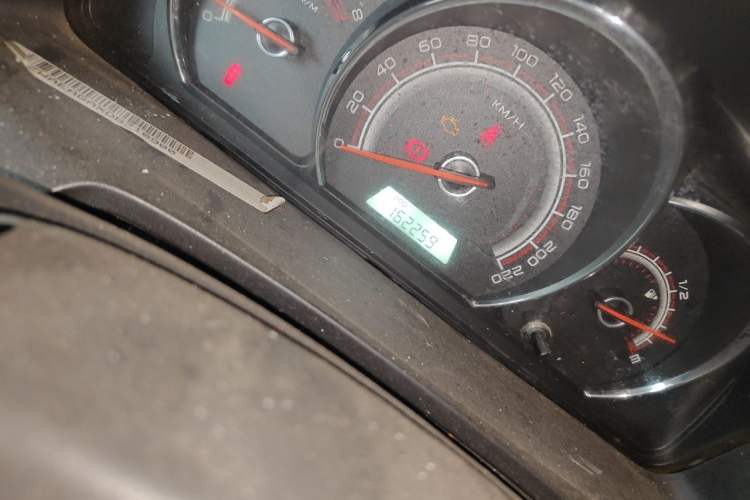 Used Baojun 630 2013 1.5L manual Elite version Odometer Close Up