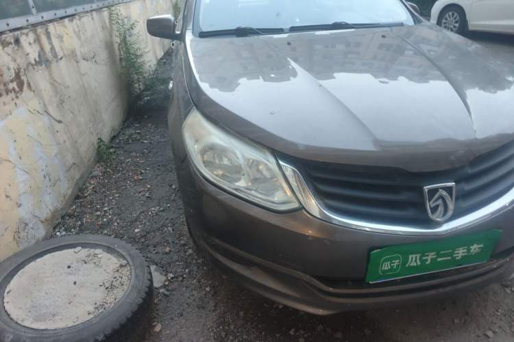 Used Baojun 630 2013 1.5L manual standard version Right Front Headlight