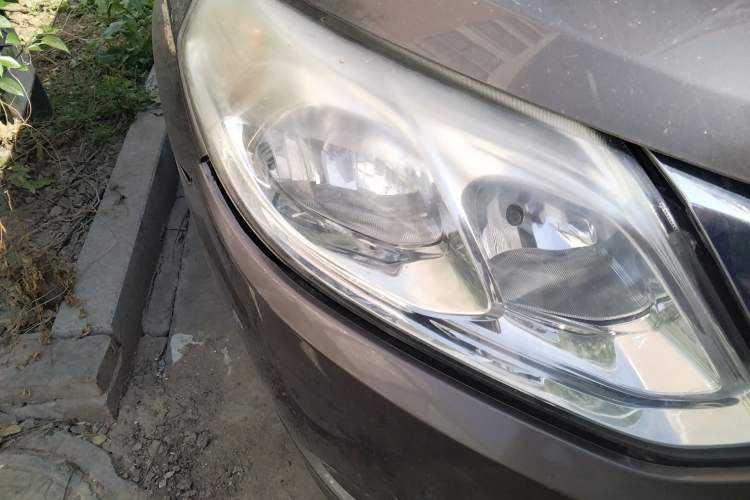 Used Baojun 630 2013 1.5L manual standard version Right Front Headlight