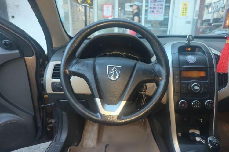 Used Baojun 630 2013 1.5L manual standard version Steering Wheel
