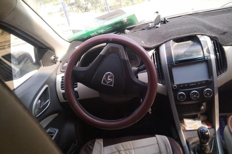 Used Baojun 630 2013 1.5L manual standard version Steering Wheel