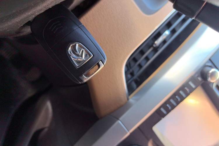 Used Baojun 630 2013 1.5L manual Comfort trim Vehicle Key