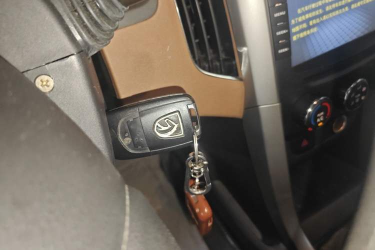 Used Baojun 630 2013 1.5L manual Comfort trim Vehicle Key