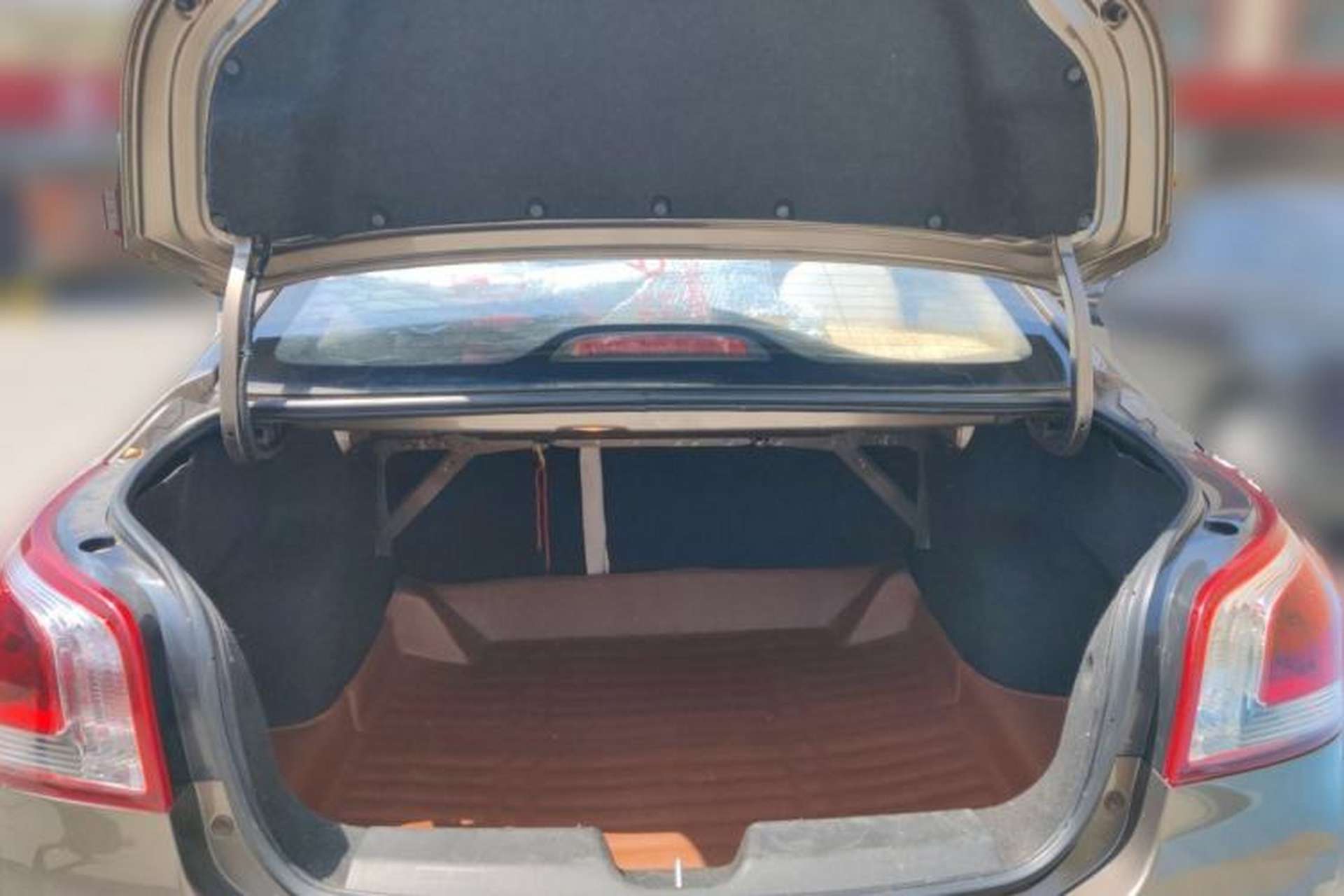 Used Baojun 630 2013 1.5L manual Entry-level trim Trunk
