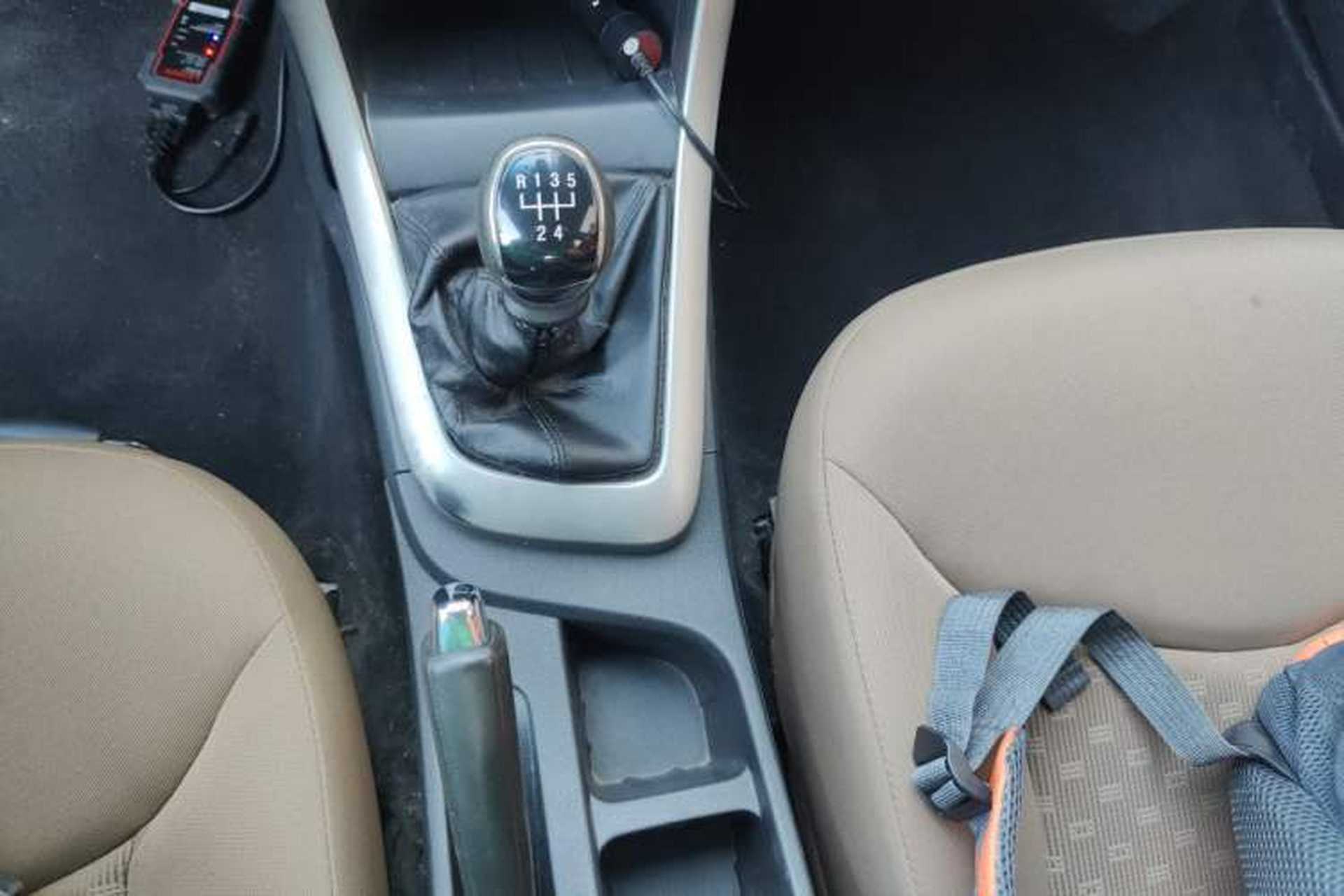 Used Baojun 630 2013 1.5L manual Comfort trim Gear Lever