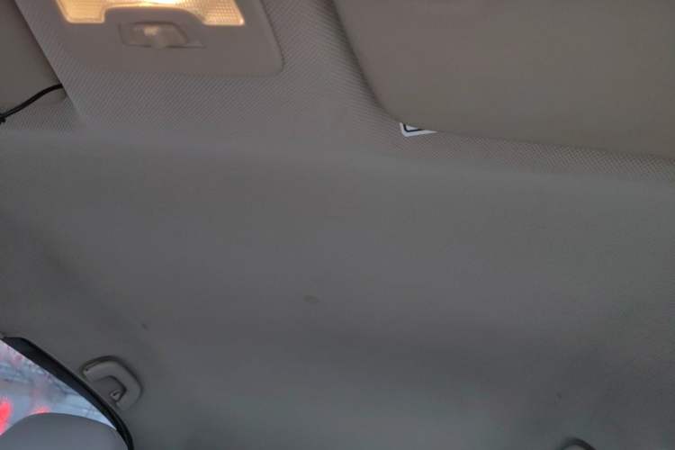 Used Baojun 630 2013 1.5L manual standard version Headliner