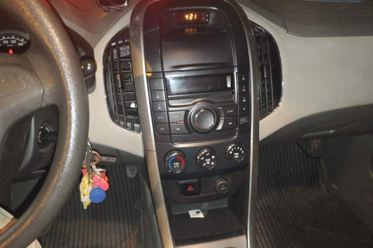 Used Baojun 630 2013 1.5L manual standard version Audio And AC Panel