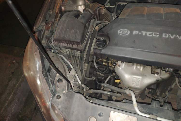 Used Baojun 630 2013 1.5L manual standard version Engine Bay Right