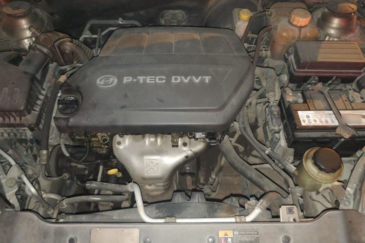 Used Baojun 630 2013 1.5L manual standard version Engine Bay