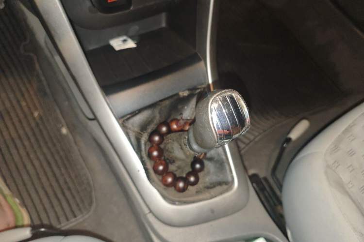 Used Baojun 630 2013 1.5L manual standard version Gear Lever
