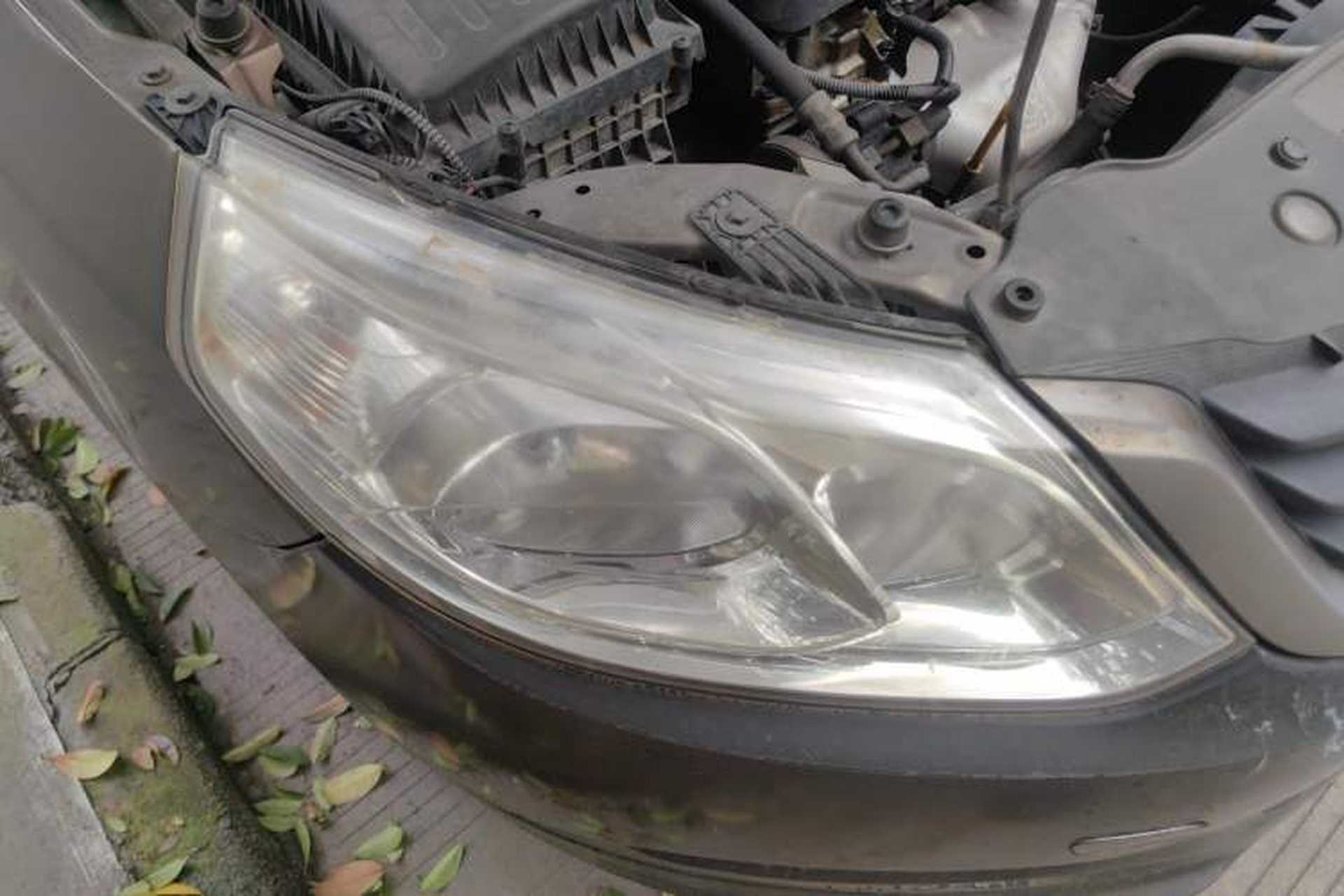 Used Baojun 630 2013 1.5L manual standard version Right Front Headlight