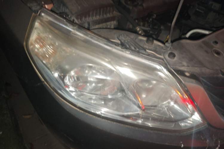 Used Baojun 630 2013 1.5L manual standard version Right Front Headlight