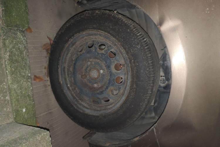 Used Baojun 630 2013 1.5L manual standard version Right Front Wheel Hub