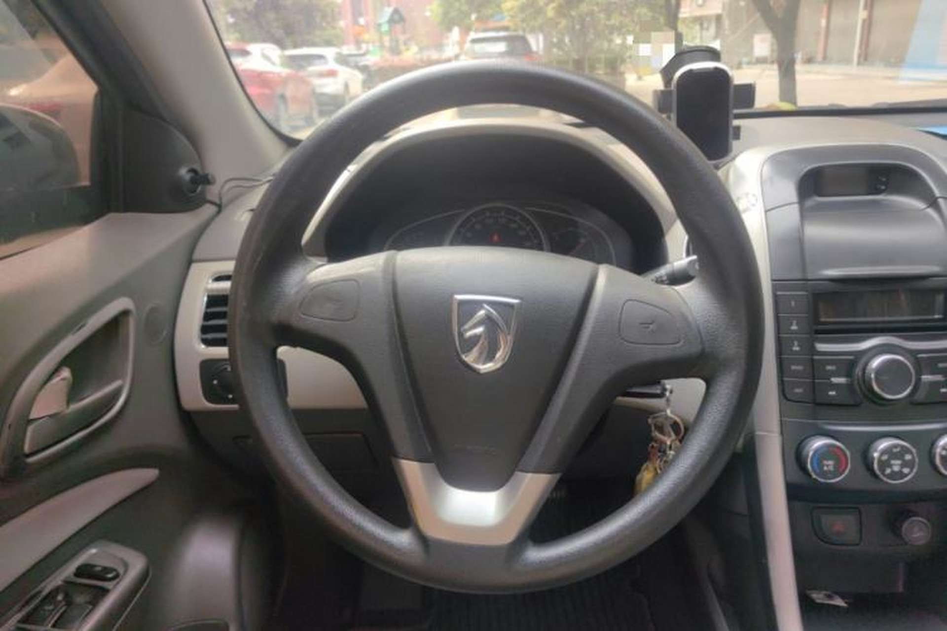 Used Baojun 630 2013 1.5L manual standard version Steering Wheel