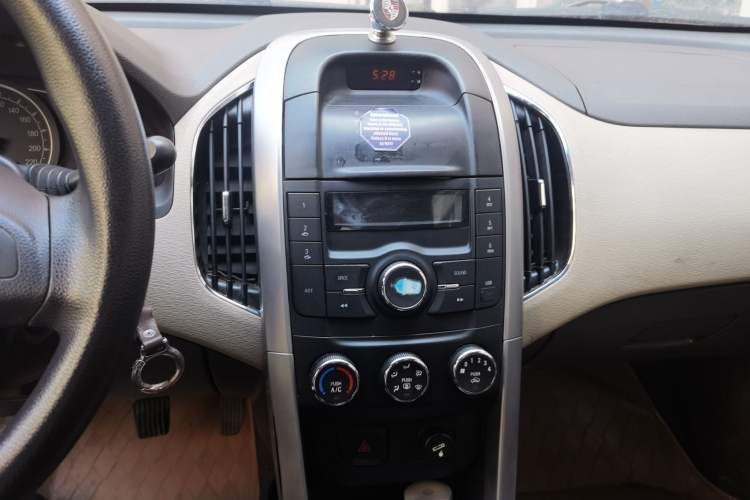 Used Baojun 630 2013 1.5L manual standard version Audio And AC Panel