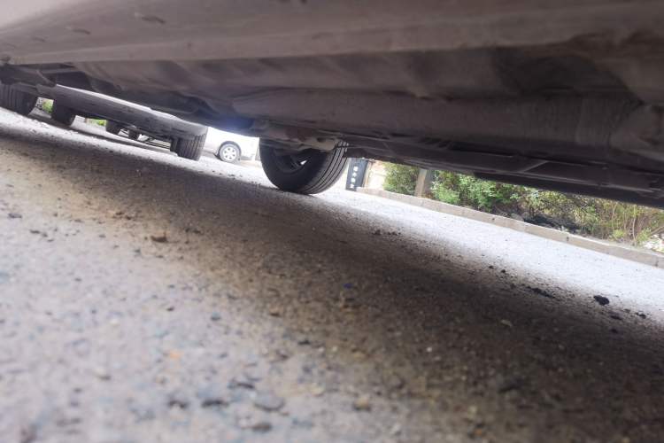 Used Baojun 630 2013 1.5L manual standard version Chassis Front Right