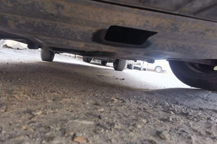 Used Baojun 630 2013 1.5L manual standard version Chassis Front