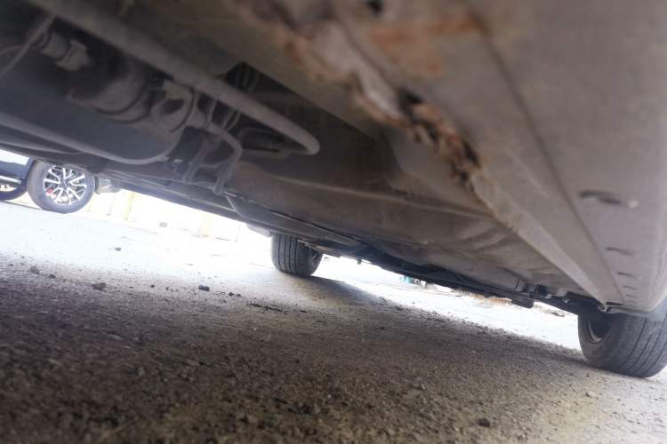 Used Baojun 630 2013 1.5L manual standard version Chassis Rear Right