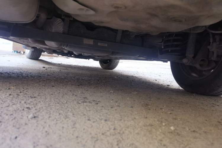Used Baojun 630 2013 1.5L manual standard version Chassis Rear