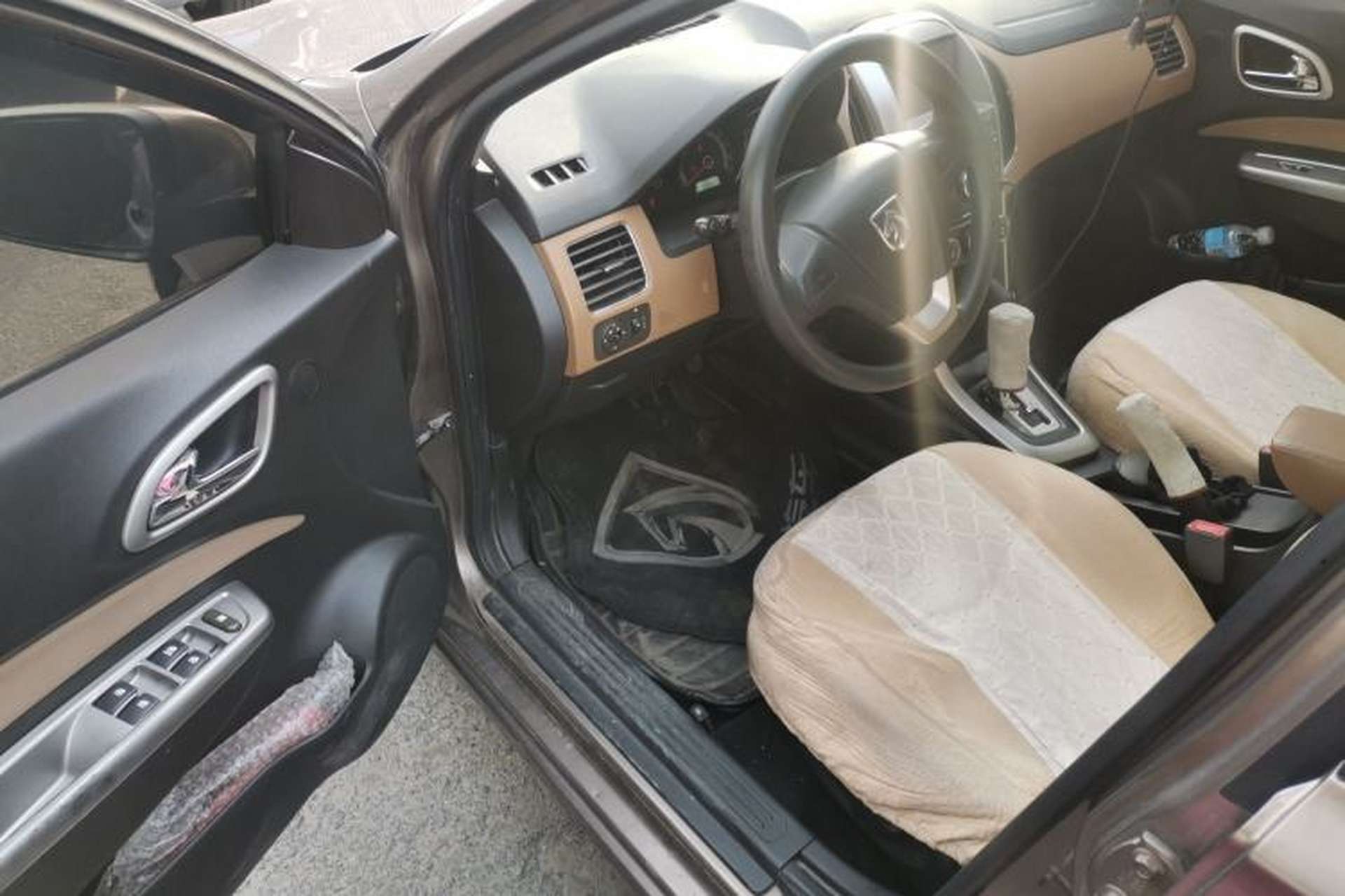 Used Baojun 630 2013 1.5L automatic comfort version Driver Seat