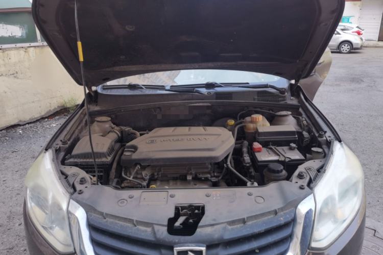Used Baojun 630 2013 1.5L manual standard version Engine Bay