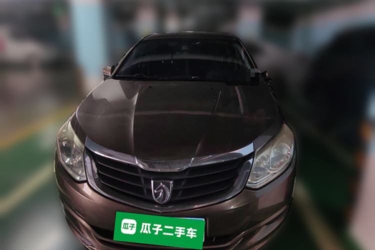 Used Baojun 630 2013 1.5L manual standard version Front