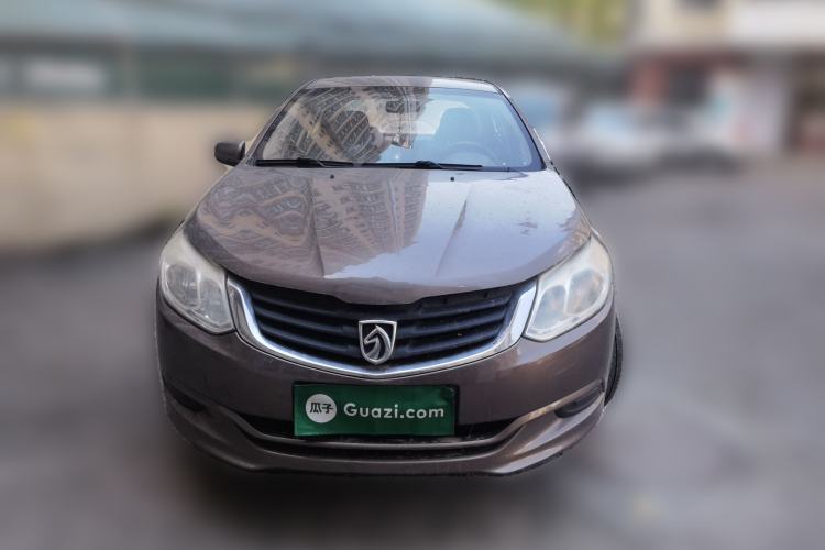 Used Baojun 630 2013 1.5L manual standard version Front