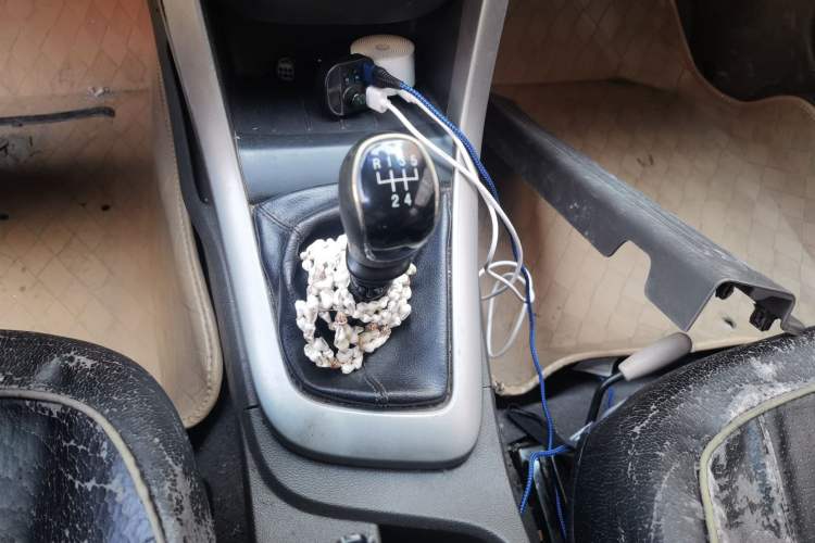Used Baojun 630 2013 1.5L manual standard version Gear Lever
