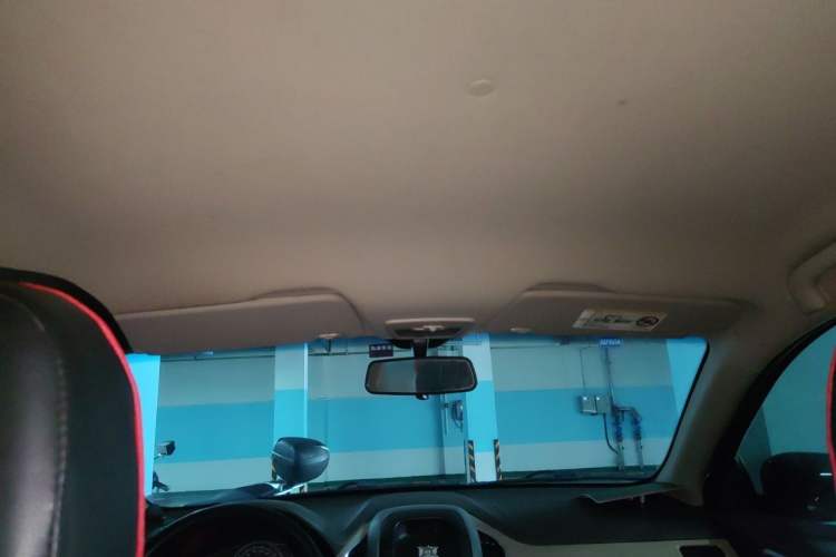 Used Baojun 630 2013 1.5L manual standard version Headliner