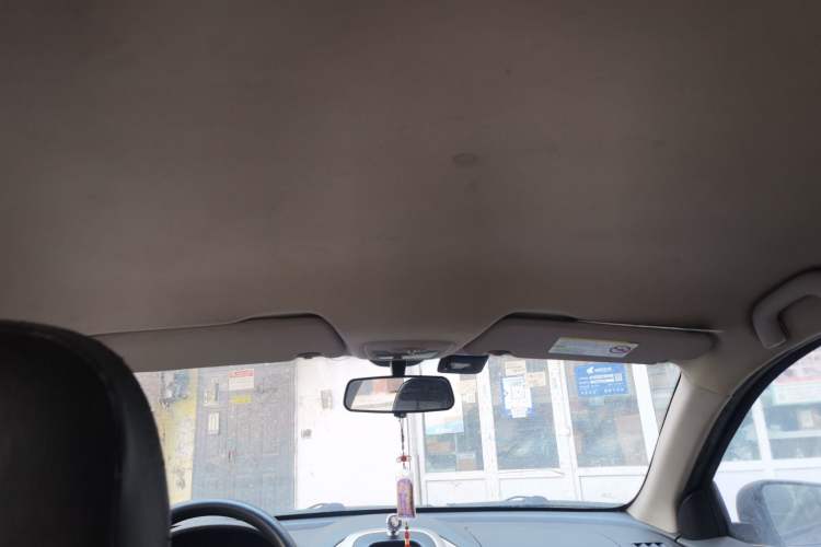 Used Baojun 630 2013 1.5L manual standard version Headliner
