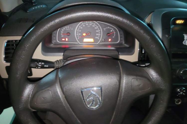 Used Baojun 630 2013 1.5L manual standard version Instrument Cluster