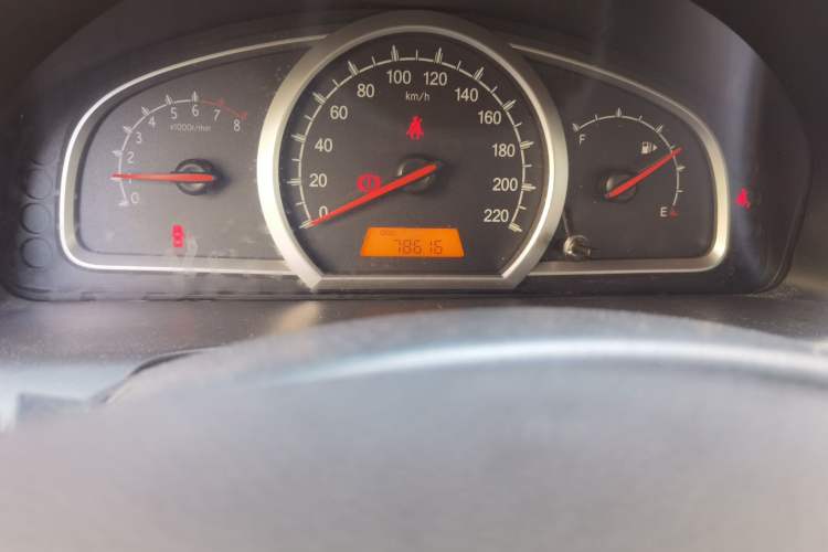Used Baojun 630 2013 1.5L manual standard version Odometer Close Up