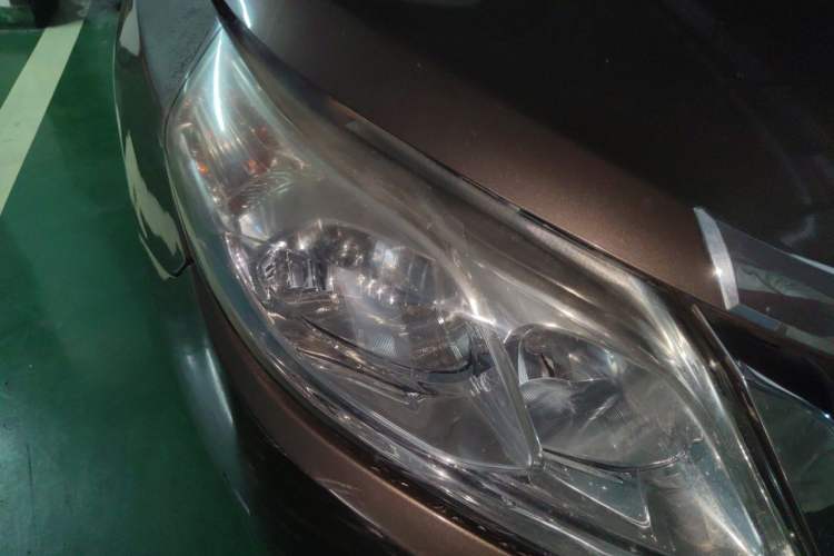 Used Baojun 630 2013 1.5L manual standard version Right Front Headlight
