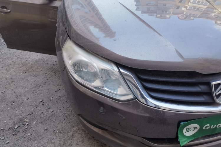 Used Baojun 630 2013 1.5L manual standard version Right Front Headlight