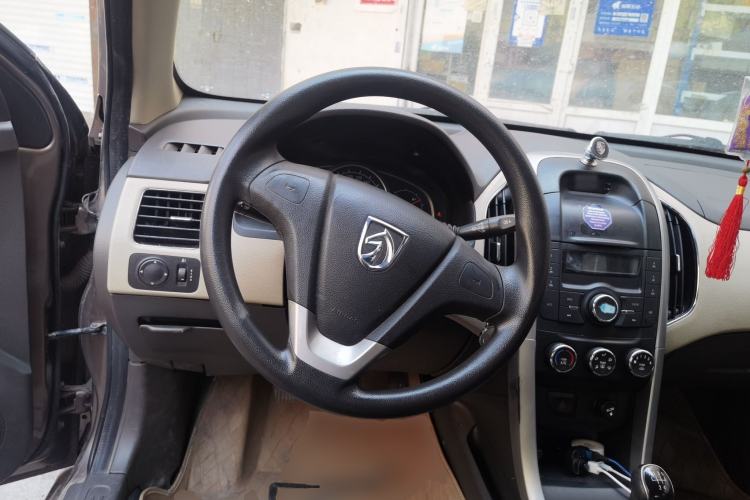 Used Baojun 630 2013 1.5L manual standard version Steering Wheel