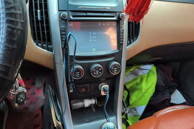 Used Baojun 630 2013 1.5L manual Elite version Audio And AC Panel