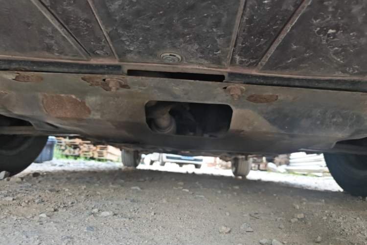 Used Baojun 630 2013 1.5L manual standard version Chassis Front