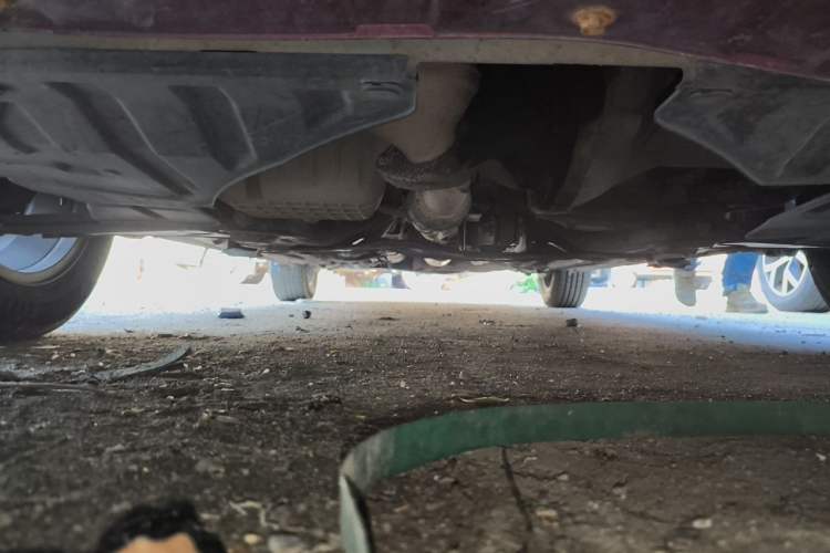 Used Baojun 630 2013 1.5L manual Elite version Chassis Front