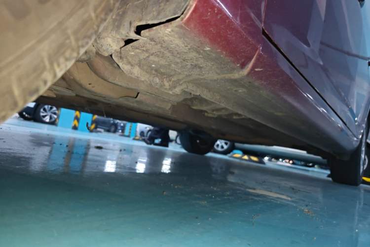 Used Baojun 630 2013 1.8L manual Elite version Chassis Front Left
