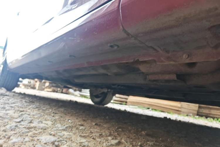 Used Baojun 630 2013 1.5L manual standard version Chassis Front Right