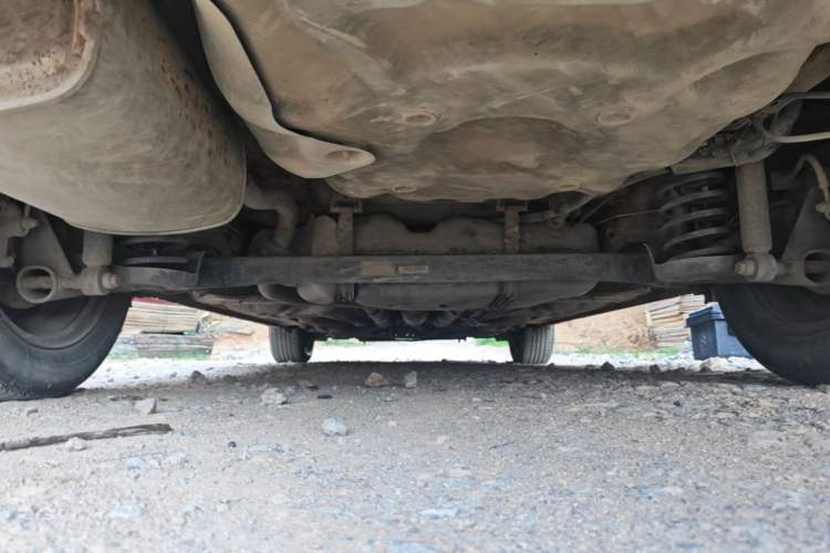 Used Baojun 630 2013 1.5L manual standard version Chassis Rear