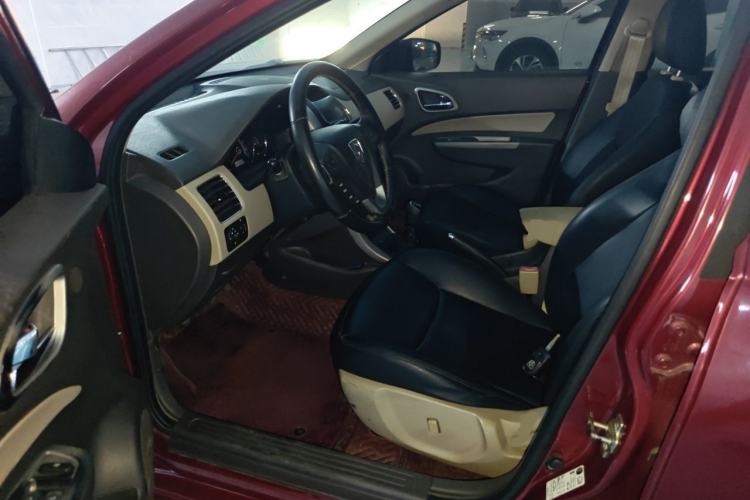 Used Baojun 630 2013 1.8L manual Elite version Driver Seat