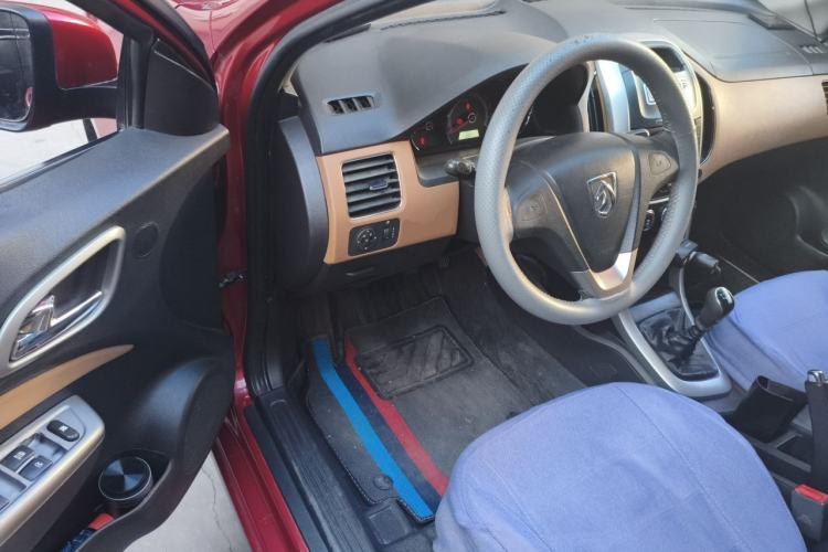 Used Baojun 630 2013 1.5L manual Comfort trim Driver Seat