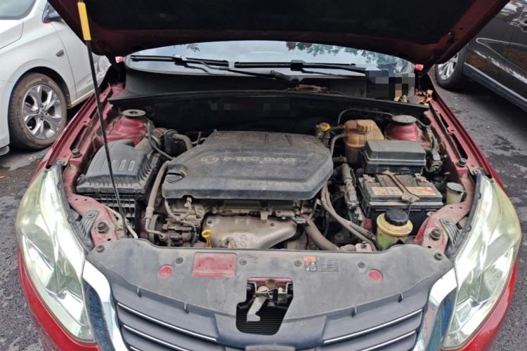 Used Baojun 630 2013 1.5L manual Comfort trim Engine Bay