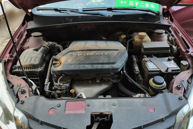 Used Baojun 630 2013 1.5L manual Elite version Engine Bay