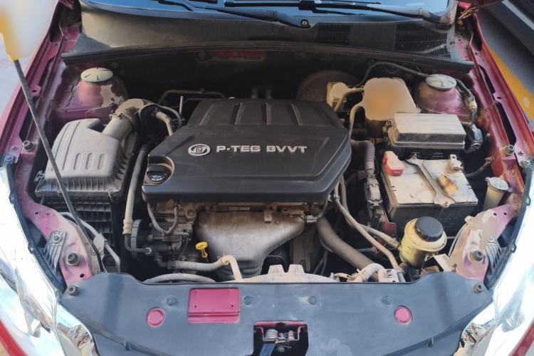 Used Baojun 630 2013 1.5L manual Comfort trim Engine Bay