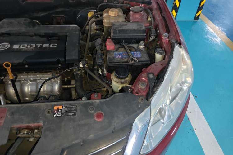 Used Baojun 630 2013 1.8L manual Elite version Engine Bay Left