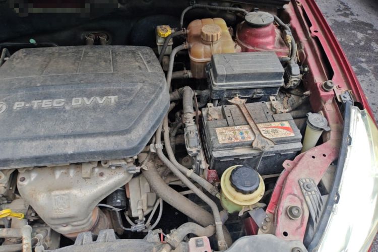 Used Baojun 630 2013 1.5L manual Comfort trim Engine Bay Left